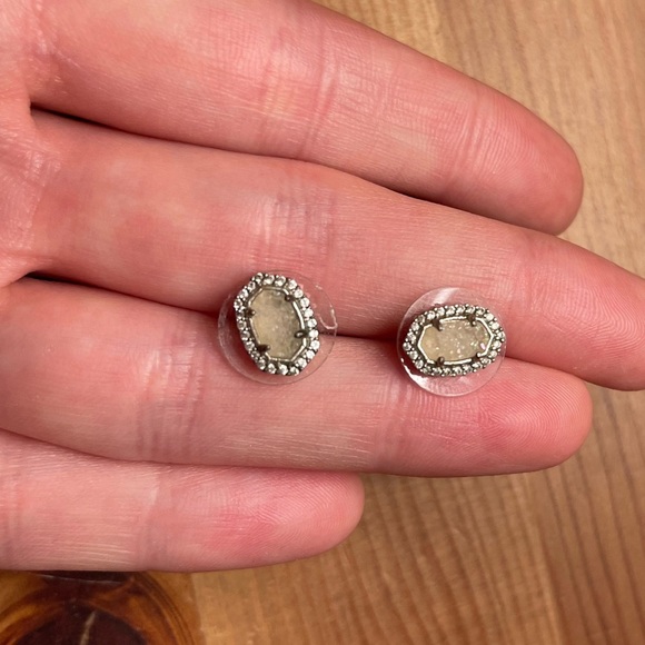 Kendra Scott Cade Earrings - Picture 2 of 2